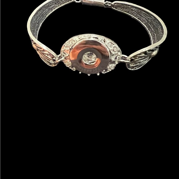 SILVER SNAP BUTTON BRACELETS WITH MAGNETIC CLOSURE - Picture 2 of 6